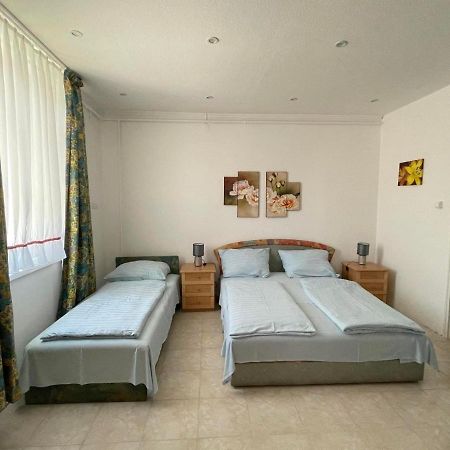 Lelle Centrum Vendeghaz Balatonlelle Luaran gambar