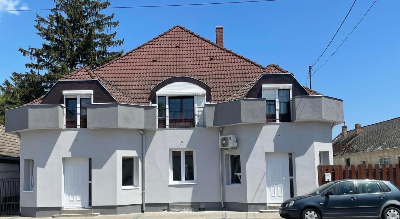 Lelle Centrum Vendeghaz Balatonlelle Luaran gambar