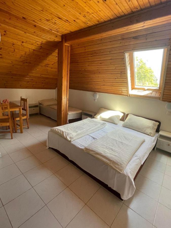 Lelle Centrum Vendeghaz Balatonlelle Luaran gambar