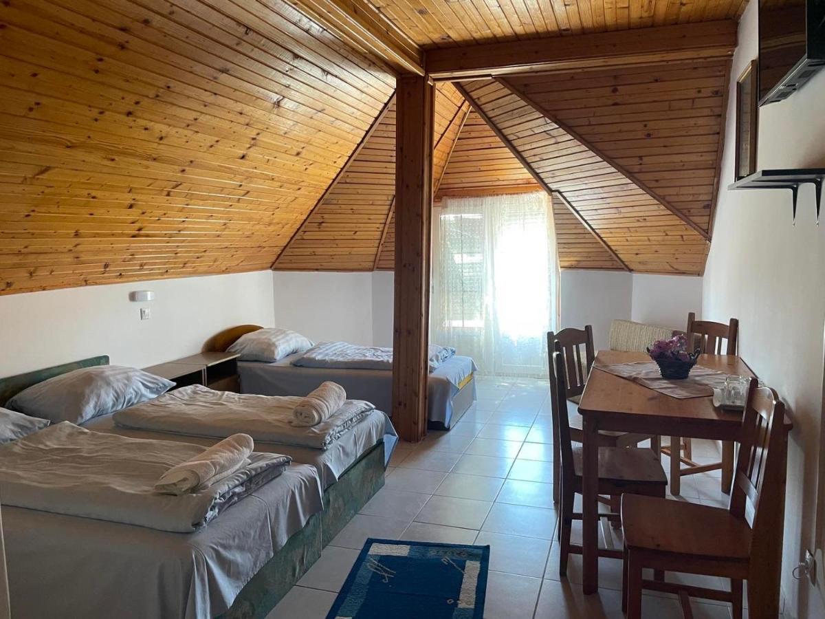Lelle Centrum Vendeghaz Balatonlelle Luaran gambar