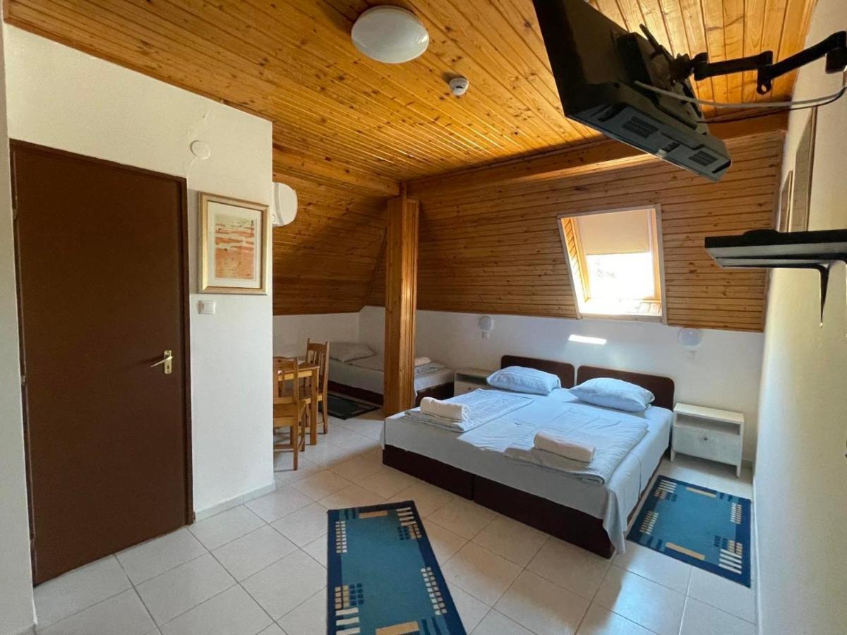 Lelle Centrum Vendeghaz Balatonlelle Luaran gambar